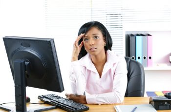 Aprenda como controlar a ansiedade no trabalho com nossas 6 dicas